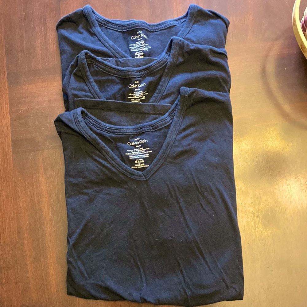 Set of 3 Calvin Klein black v neck tshirts